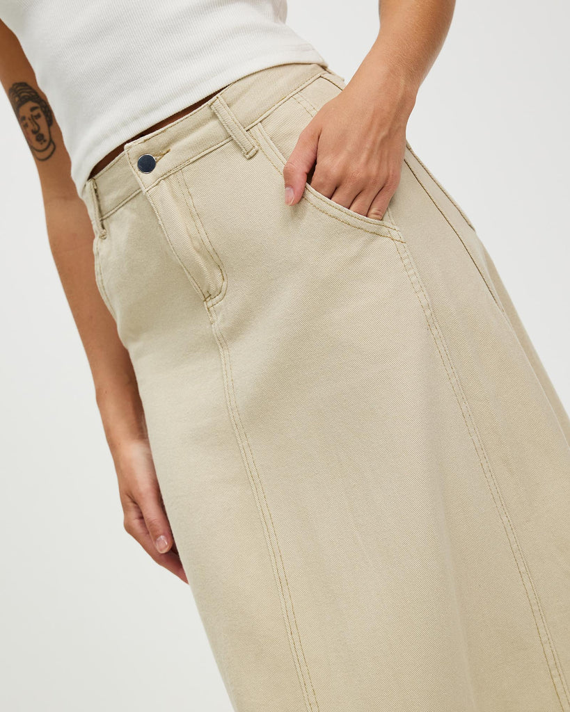 Women's Maxi Long Denim Skirts High Waist Frayed Raw Hem A line Flare Jean Skirt with Pockets
