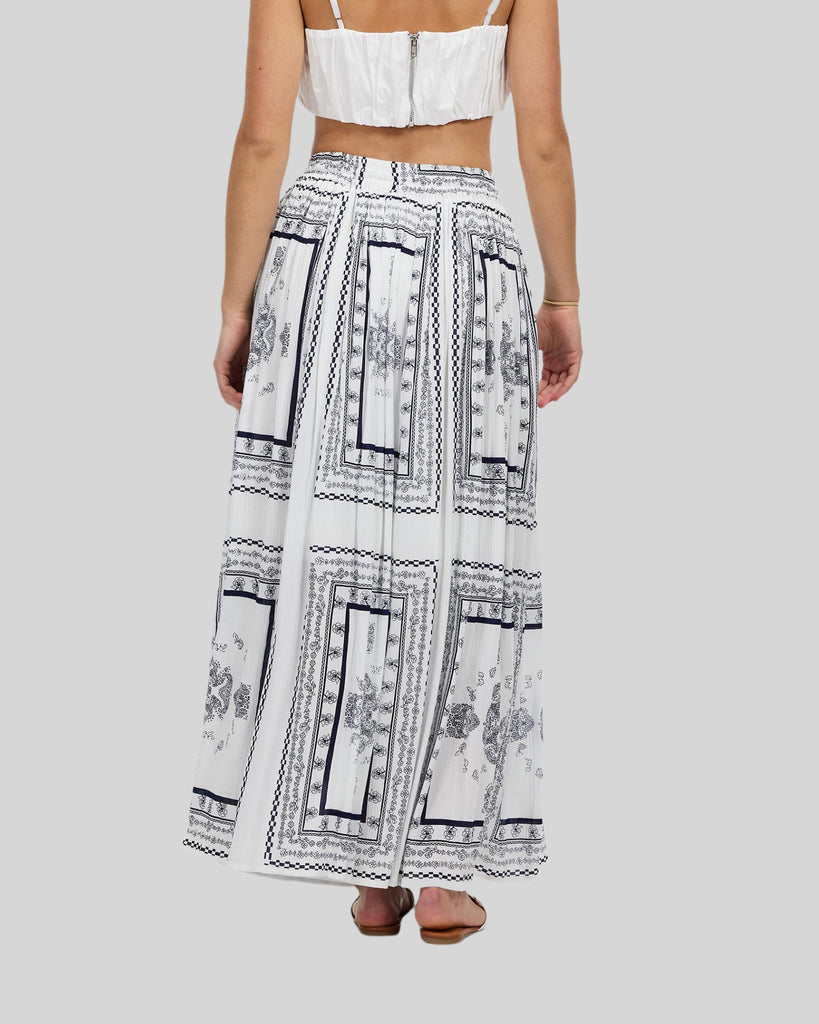 ss2022-skirt-lacey-skirt-blue-print-in-white-web-38884378116310