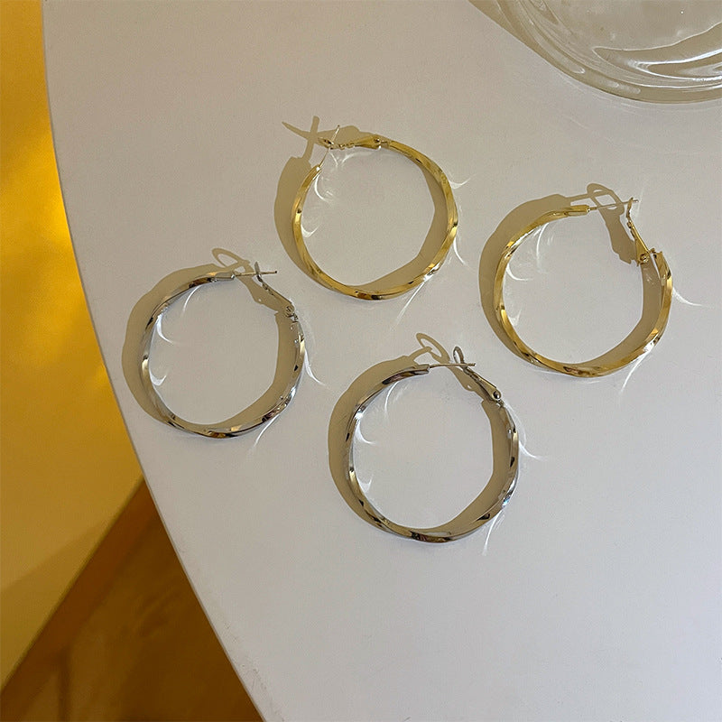 Women's exquisite and minimalist round earrings, silver/gold