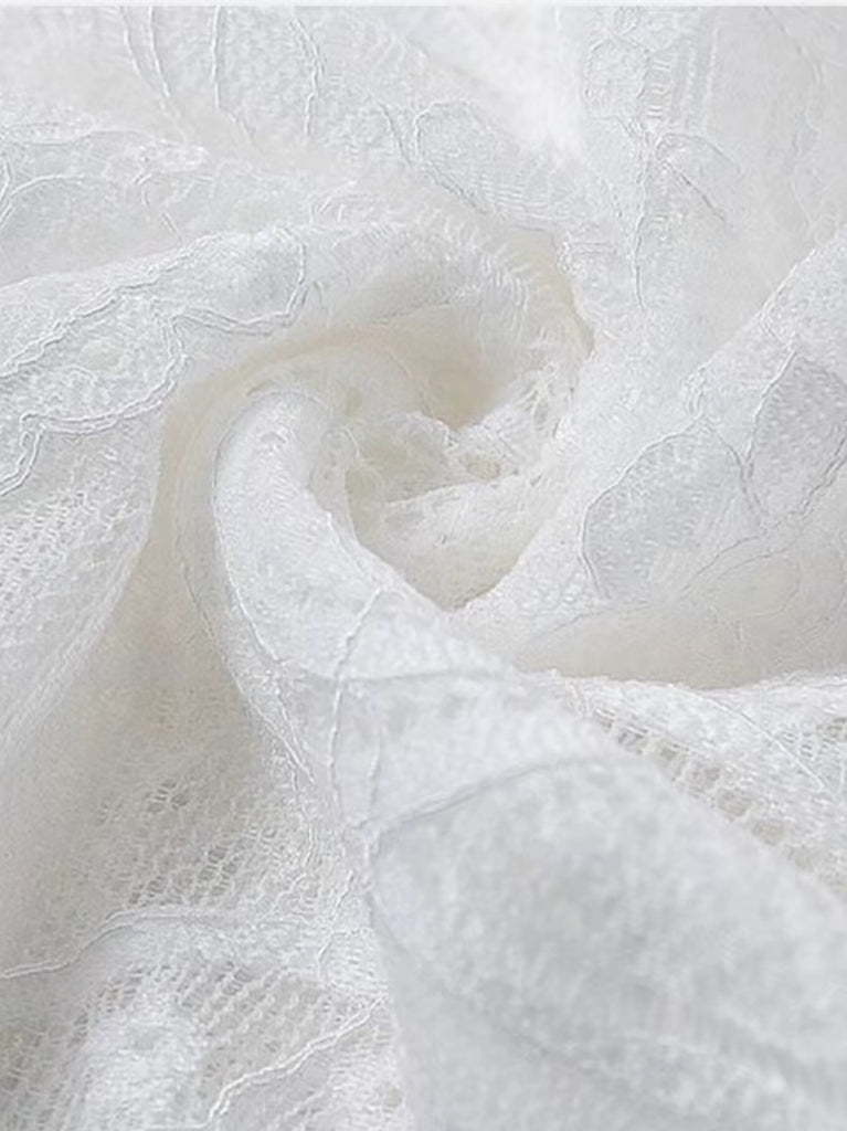Delicate and lightweight lace fabric, decorated with floral patterns, soft and comfortable